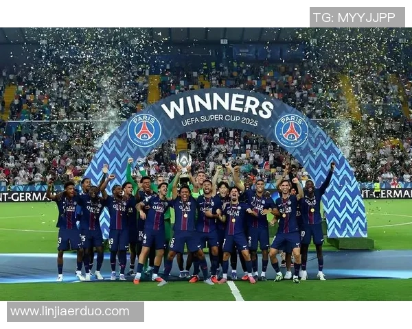 斯特拉斯堡主场迎战巴黎圣日耳曼争夺法甲积分榜关键战役