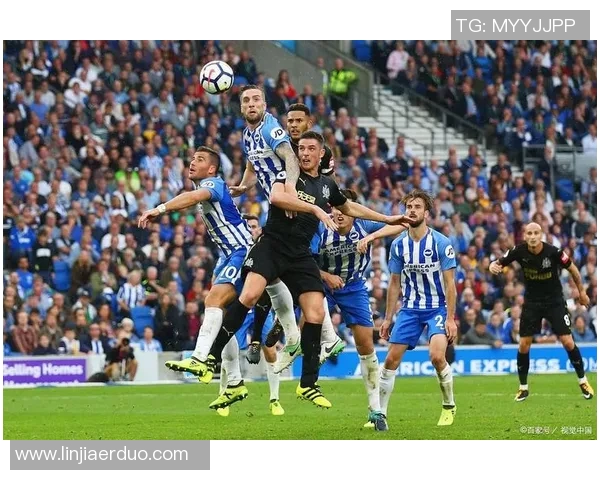 查尔顿球队迎战德比郡争夺英冠联赛关键三分的激烈对决