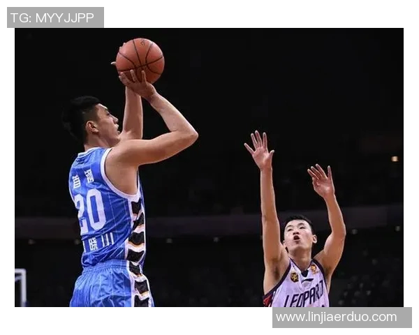 翟晓川：从篮球场上的拼搏者到生活中的追梦人，展现无限可能与坚持精神