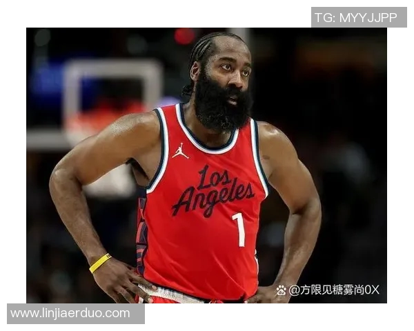 快船与热火激战正酣2021年12月16日NBA精彩对决回顾